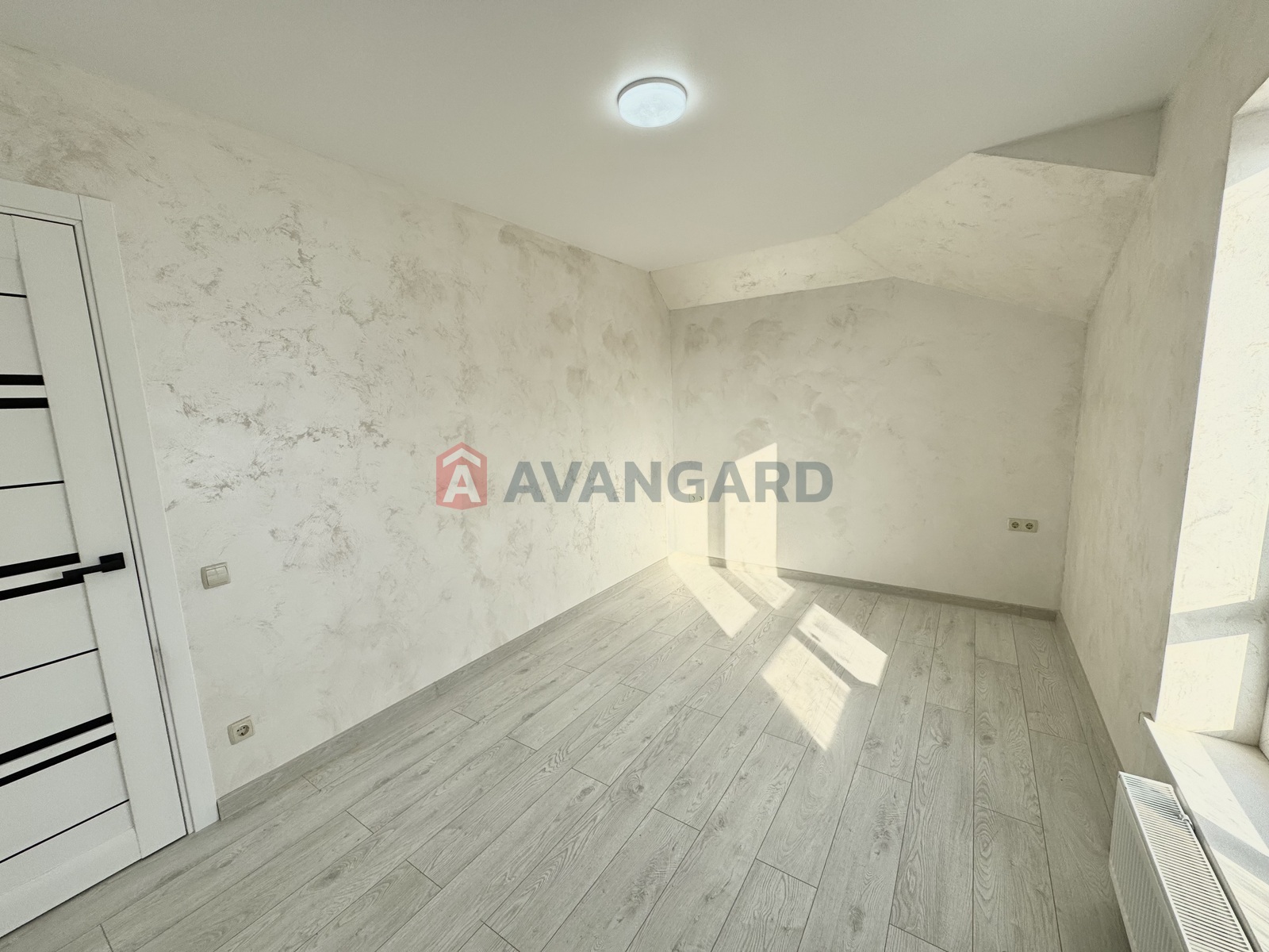 2 ��. ��������, 57/40/10 ��. �., 5/6 ������ ���� 12