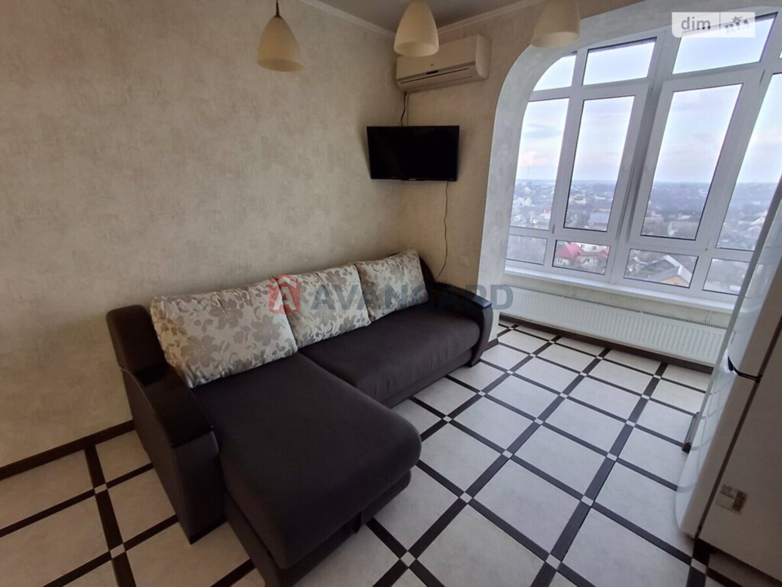 1 ��. ��������, 57/-/- ��. �., 9/12 ������ ���� 18