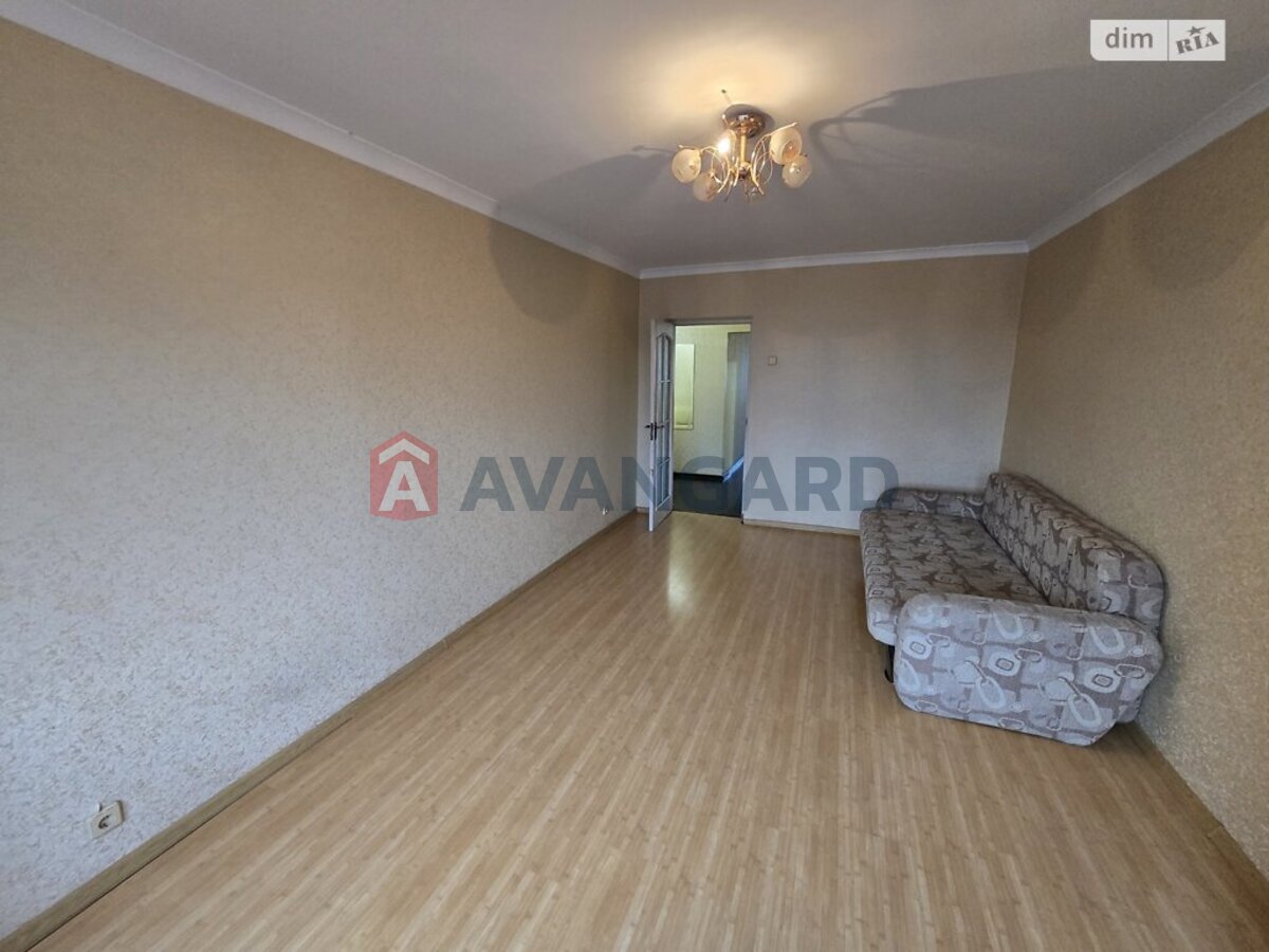 2 ��. ��������, 60/33/9 ��. �., 8/10 ������ ���� 15