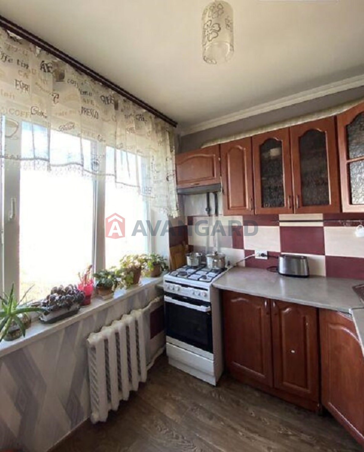 3 ����. ��������, 68/48/7,5 ��. �., 9/9 ���� ���� 8