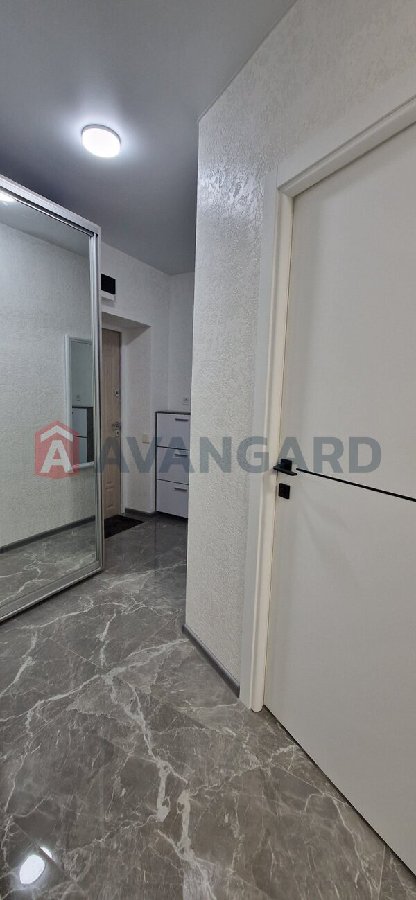 1 ��. ��������, 34/15/10 ��. �., 3/6 ������ ���� 8