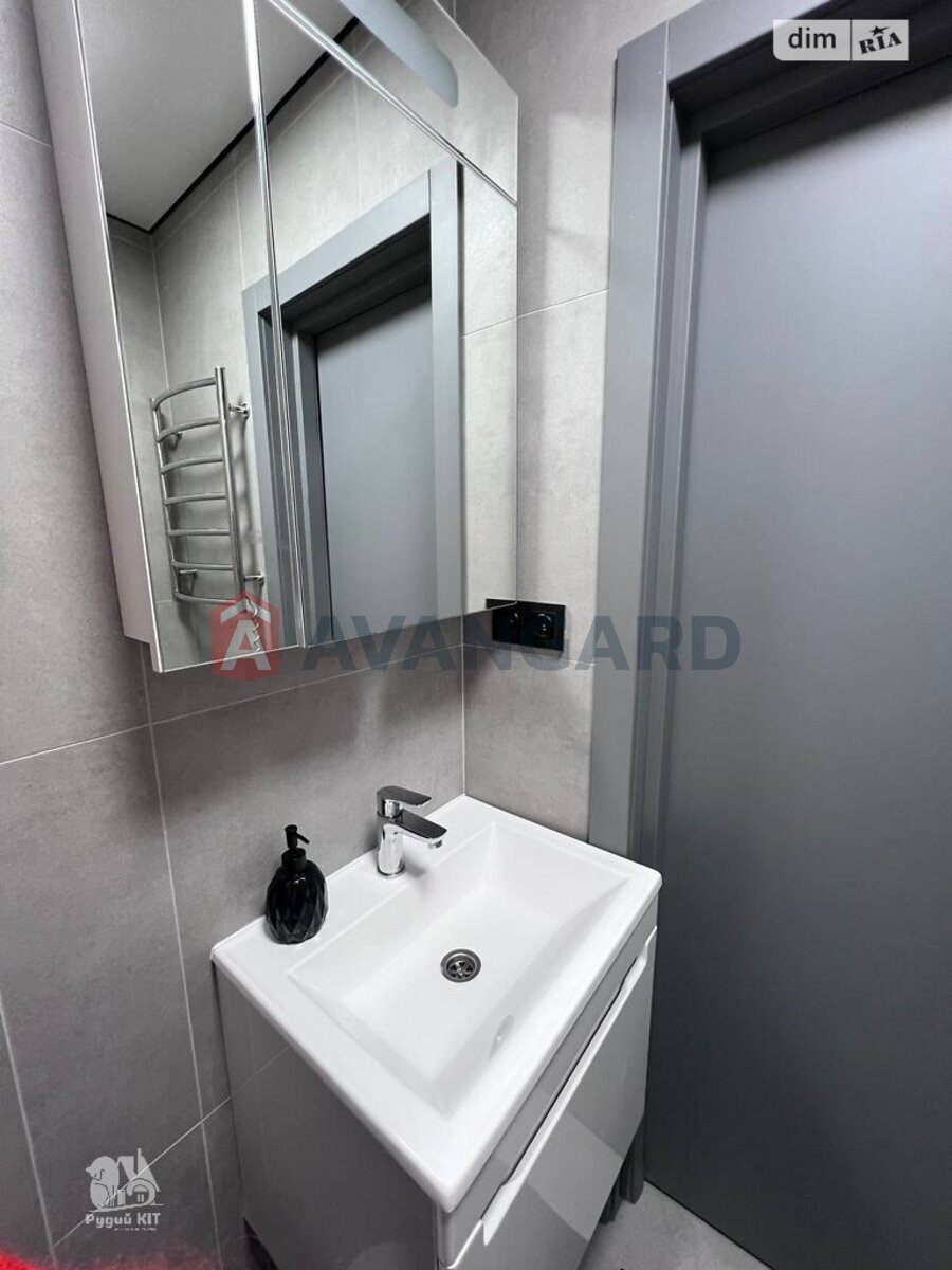 1 ��. ��������, 21/11/4 ��. �., 9/9 ������ ���� 24