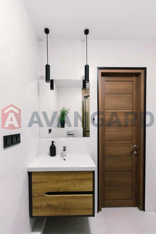 2 ��. ��������, 78/44/24 ��. �., 23/25 ������ ���� 8