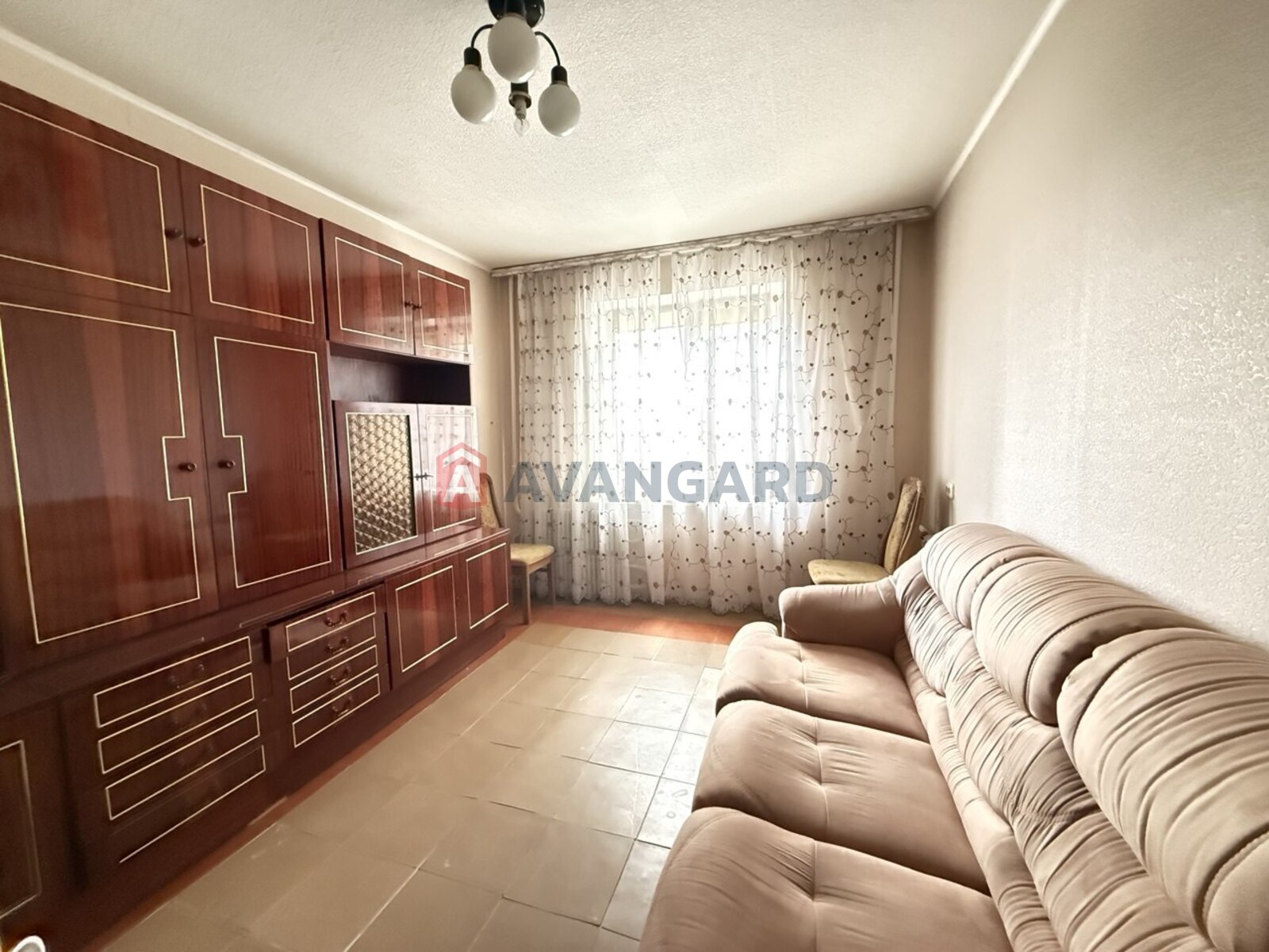 3 ����. ��������, 66,3/38/9 ��. �., 8/16 ���� ���� 4