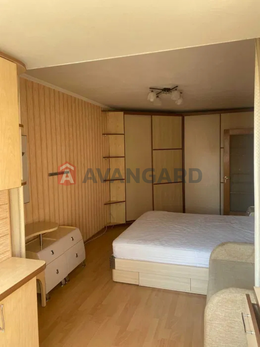 1 ��. ��������, 59/-/13 ��. �., 5/5 ������ ���� 15