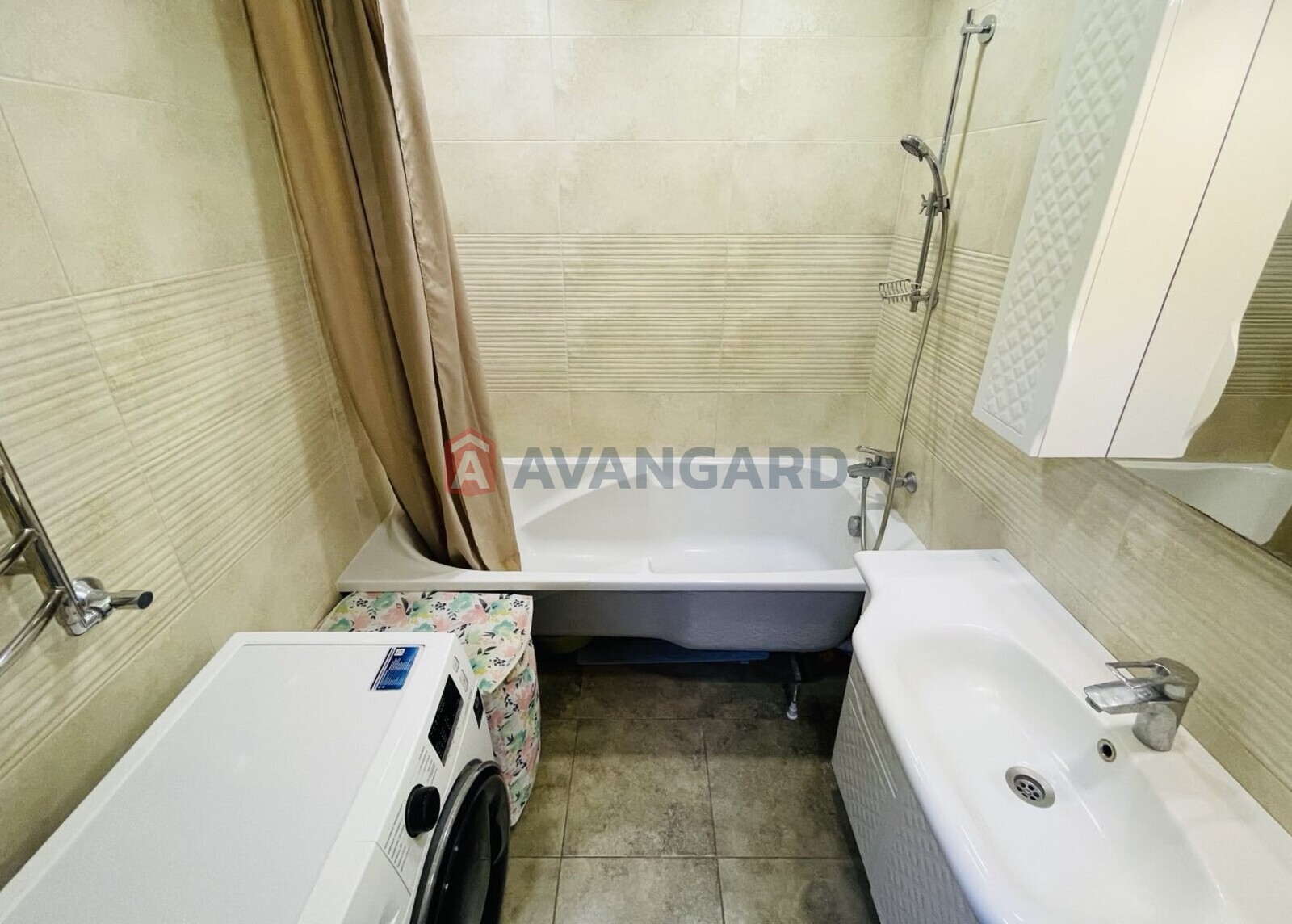 3 ��. ��������, 92/-/10 ��. �., 7/10 ������ ���� 7