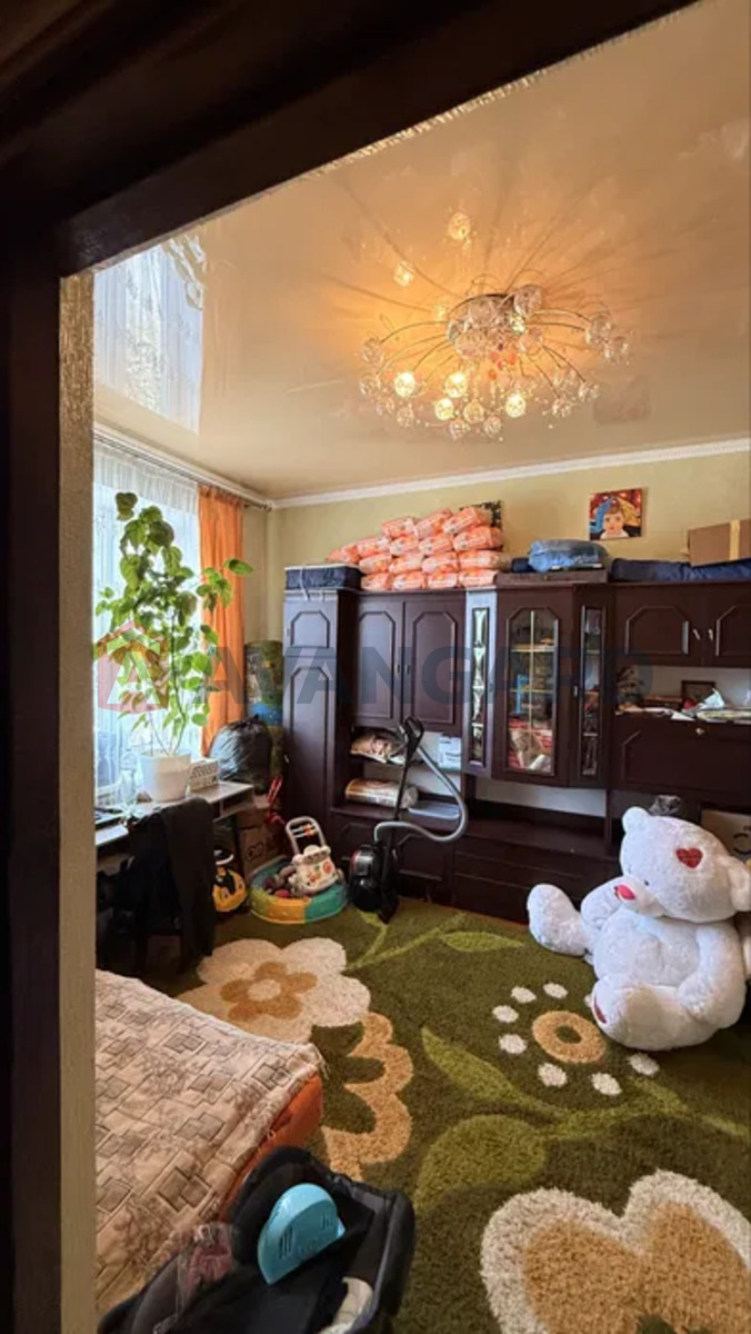 3 ��. ��������, 79/-/16 ��. �., 2/3 ������ ���� 8