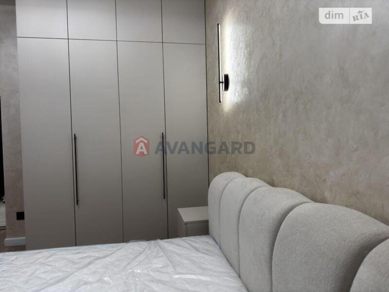 1 ��. ��������, 38/-/11 ��. �., 7/8 ������ ���� 12