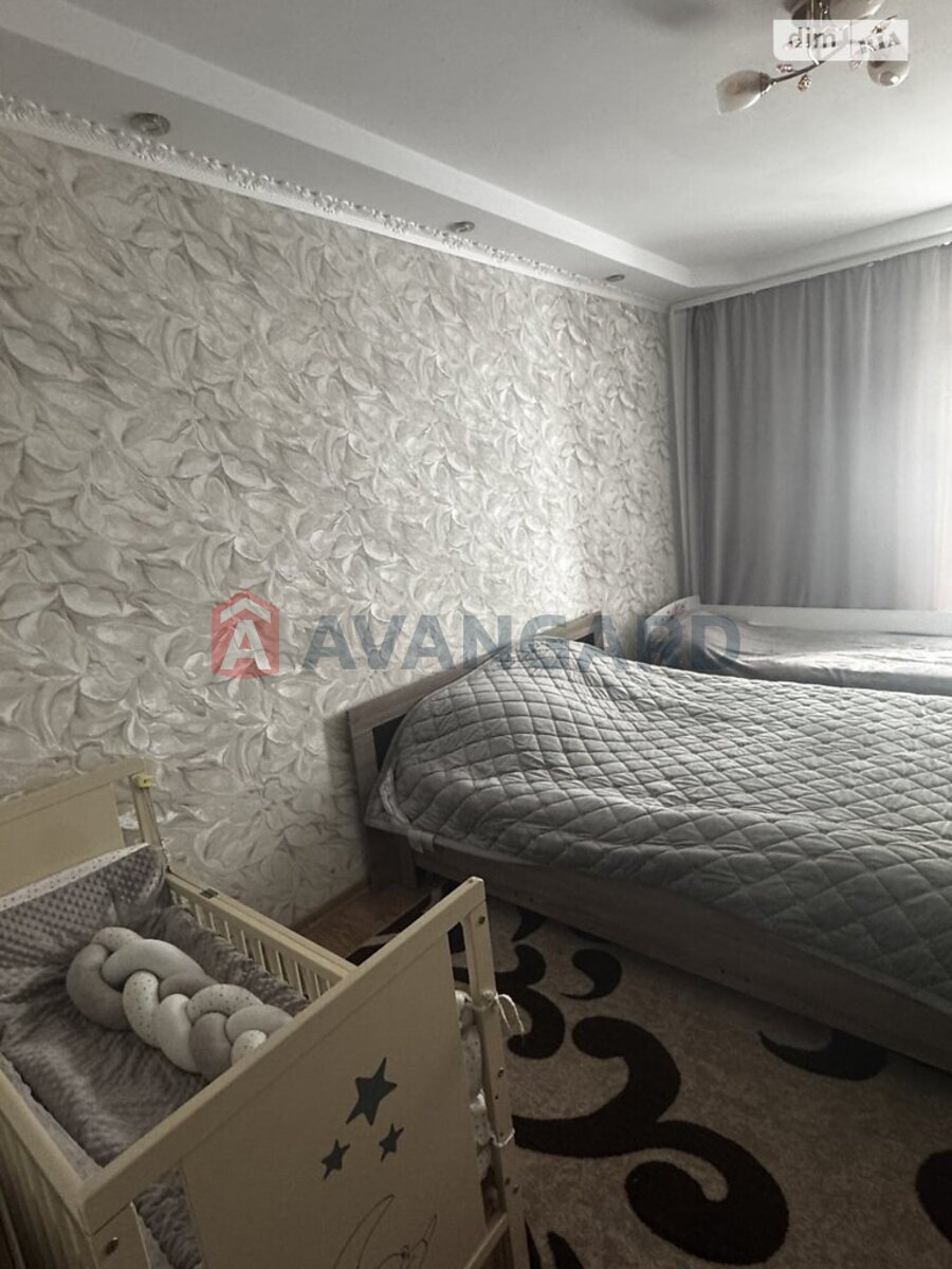 2 ��. ��������, 80/39/14 ��. �., 3/5 ������ ���� 20