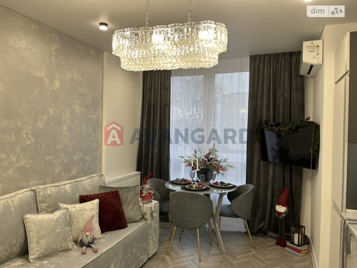 1 ����. ��������, 42/13/24 ��. �., 2/18 ���� ���� 25