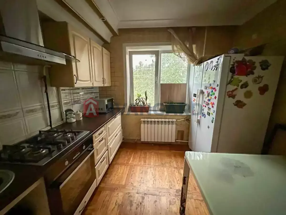 4 ��. ��������, 81/-/9 ��. �., 5/9 ������ ���� 1