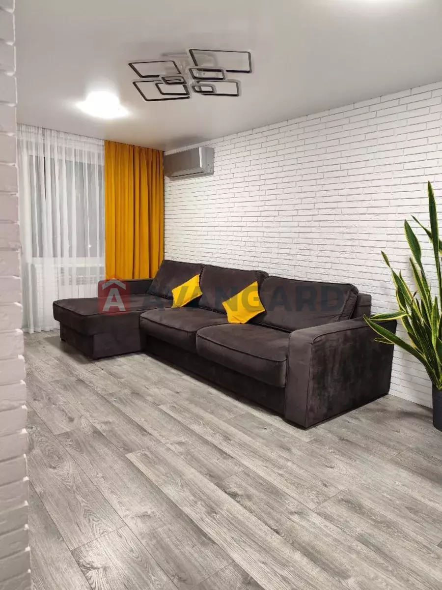 2 ����. ��������, 48/-/5 ��. �., 8/9 ���� ���� 3