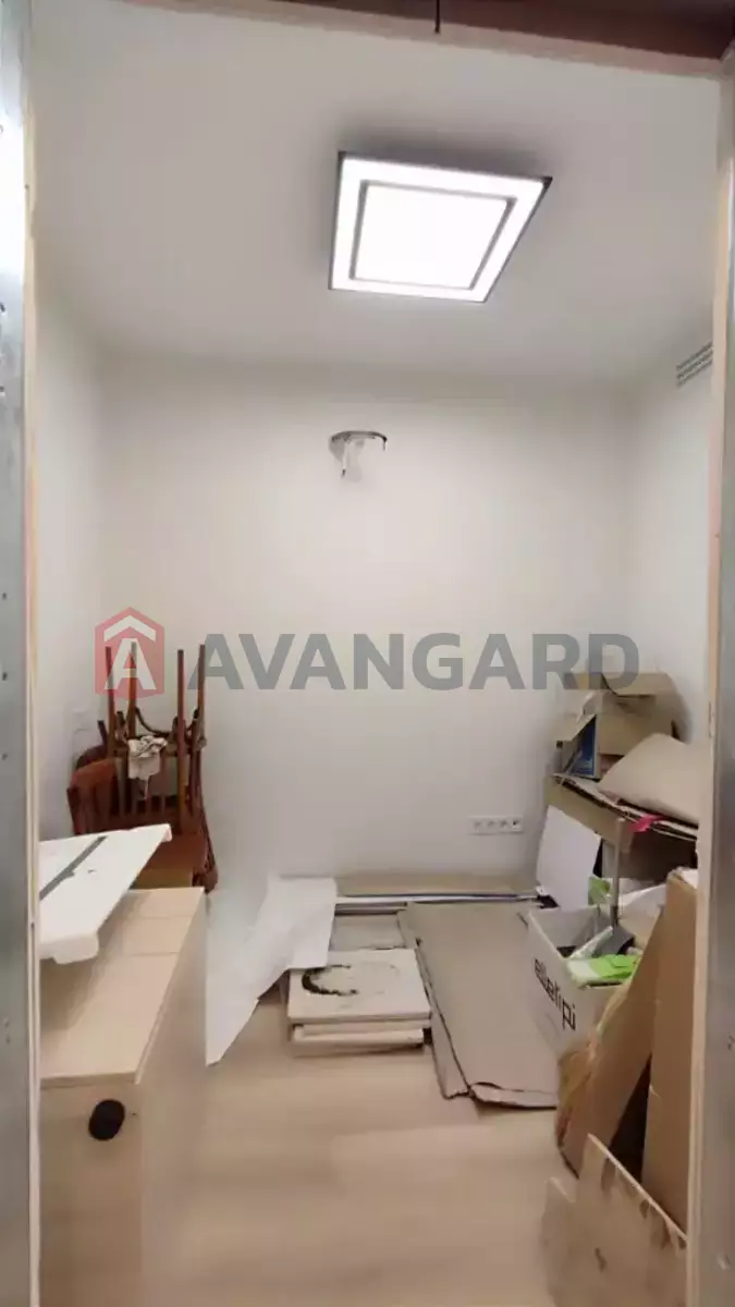 3 ��. ��������, 93/83/10 ��. �., 6/12 ������ ���� 7