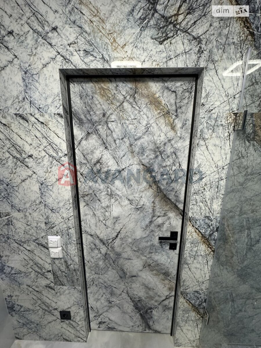 3 ��. ��������, 97/60/17 ��. �., 5/6 ������ ���� 12