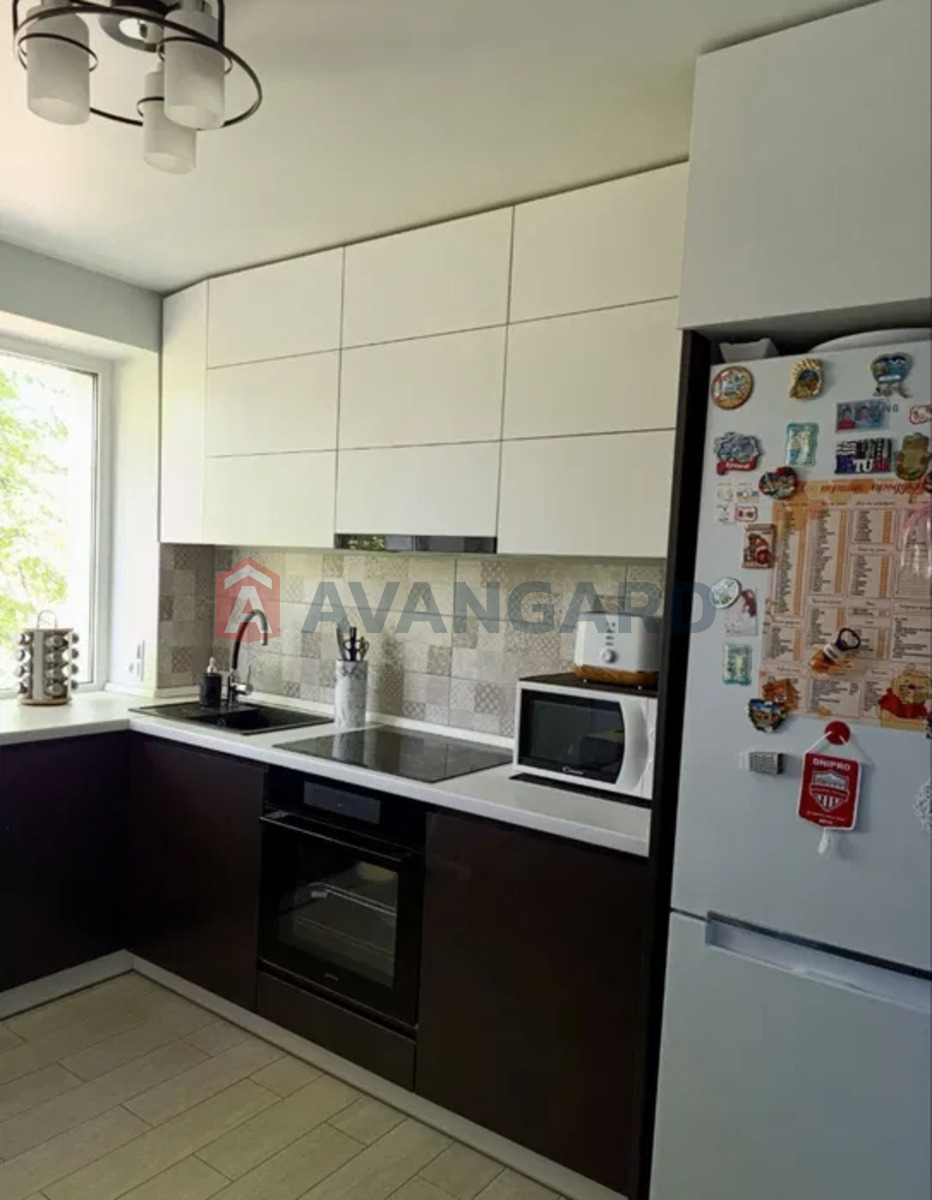 1 ��. ��������, 33/-/8 ��. �., 5/5 ������ ���� 5