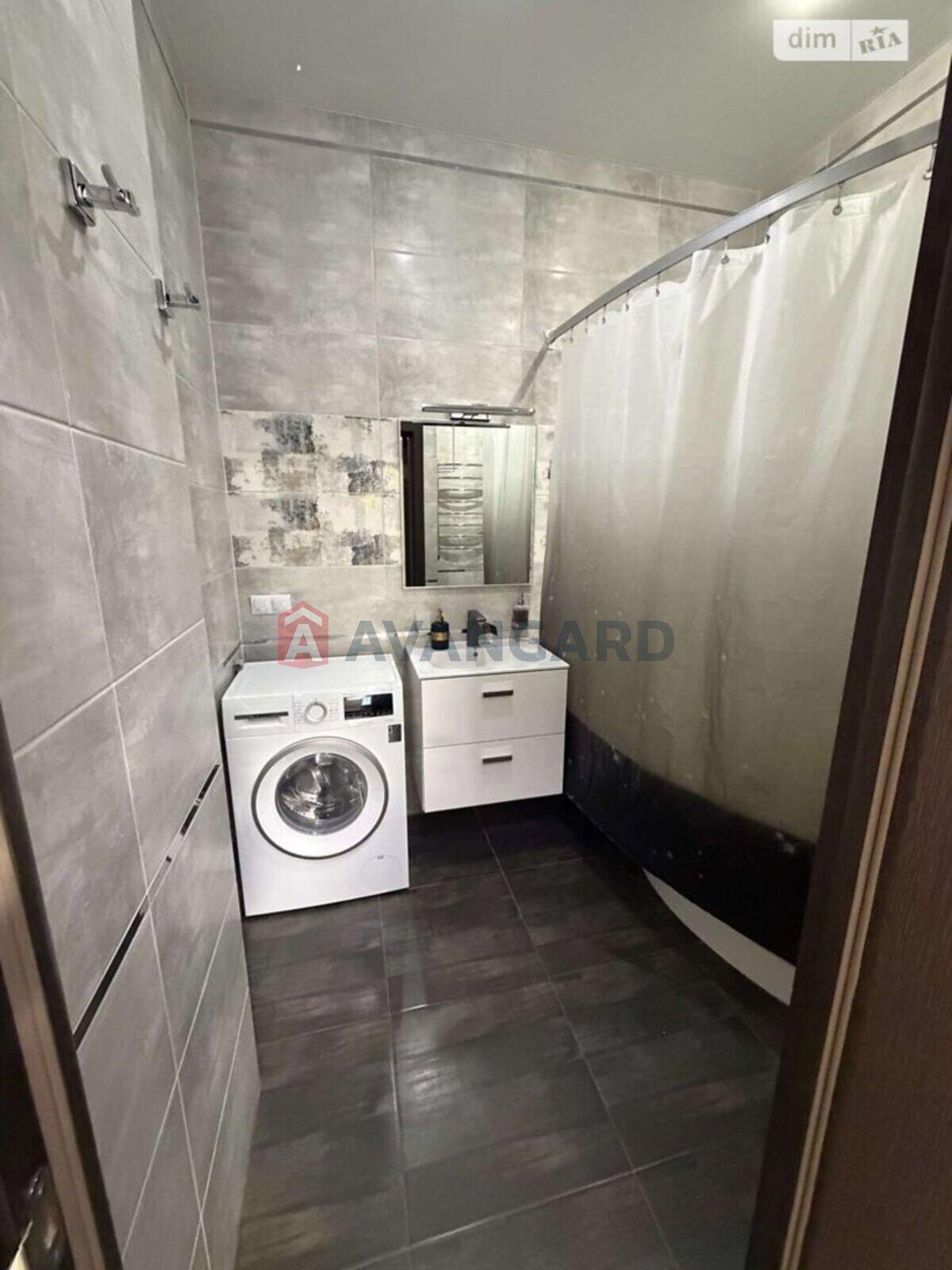 3 ��. ��������, 70/70/- ��. �., 2/5 ������ ���� 16