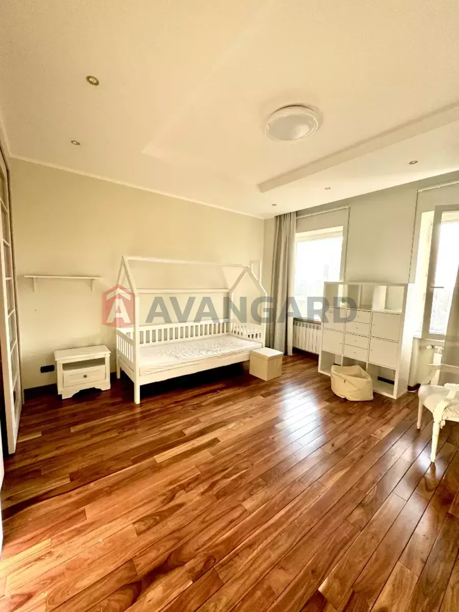 4 ��. ��������, 140/-/- ��. �., 11/15 ������ ���� 20