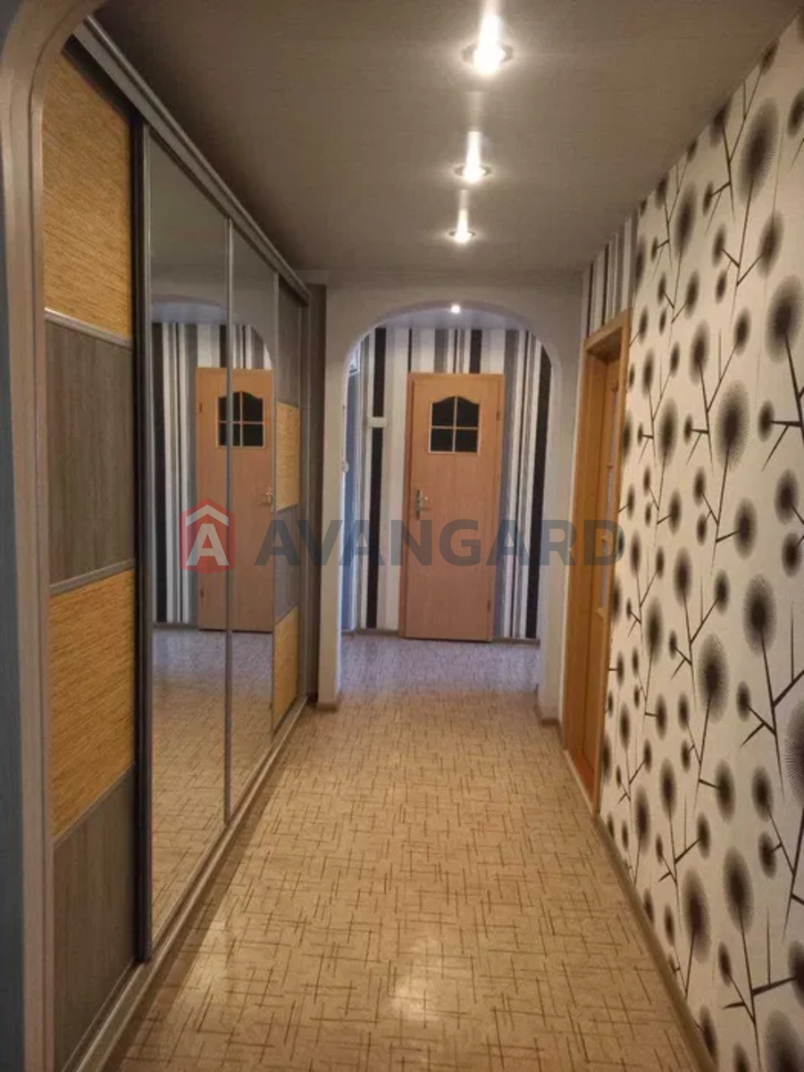 3 ����. ��������, 68/-/8 ��. �., 8/9 ���� ���� 16