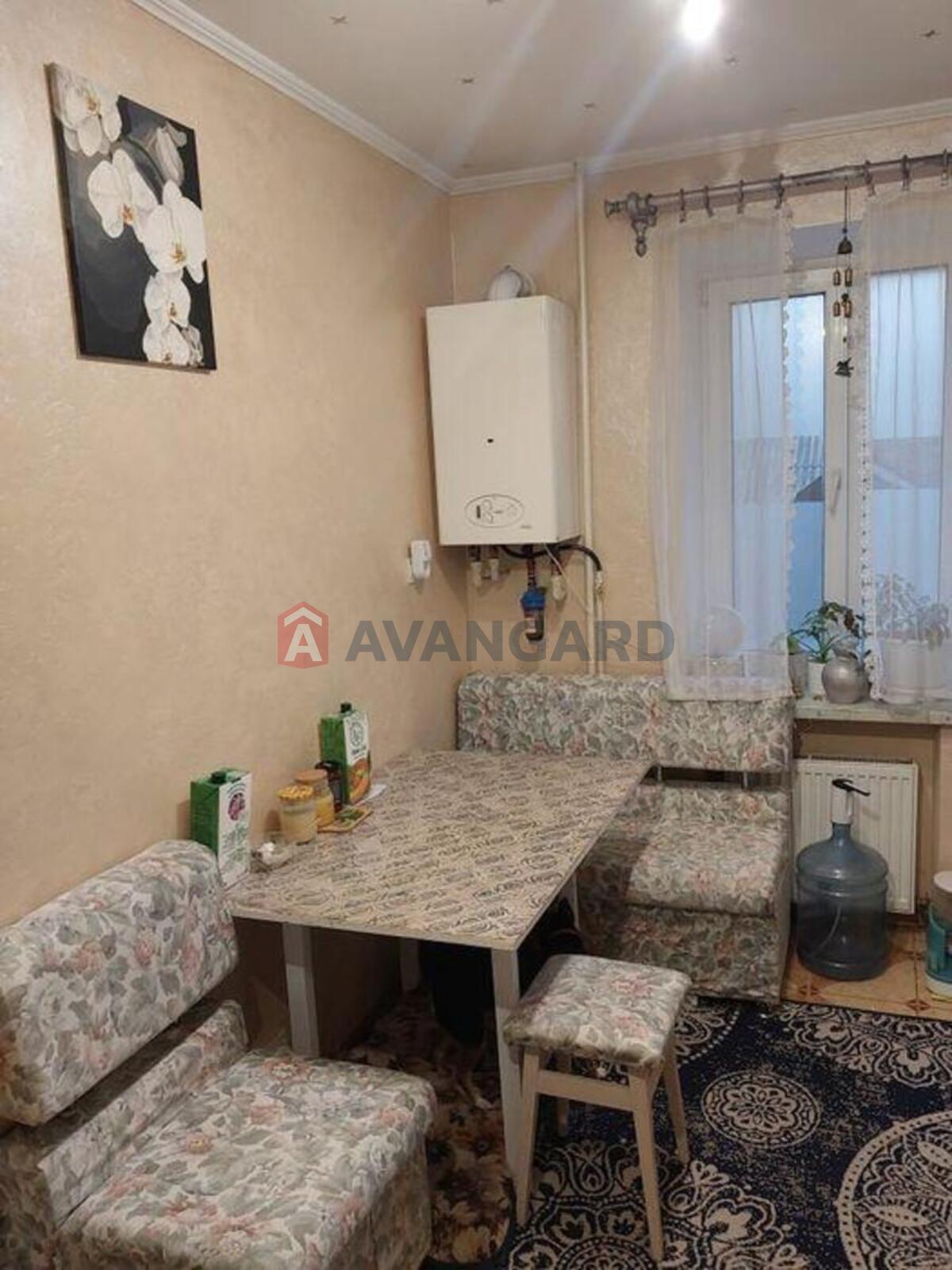 3 ��. ��������, 65/-/11 ��. �., 2/9 ������ ���� 10