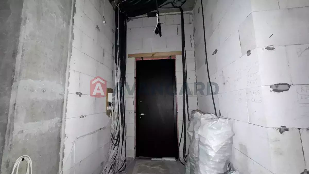 3 ��. ��������, 100/-/- ��. �., 2/5 ������ ���� 5