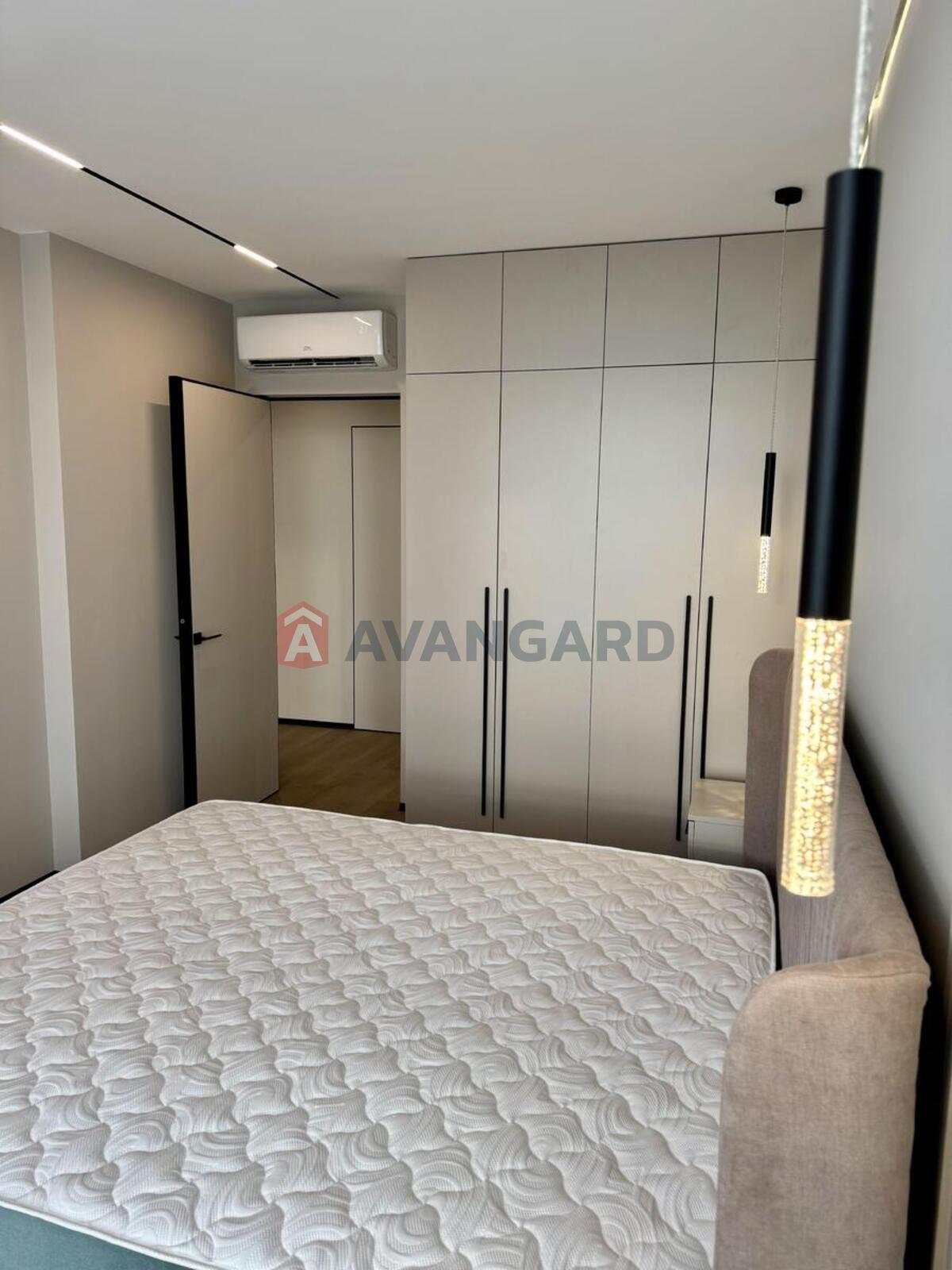 3 ��. ��������, 76/27/25 ��. �., 17/26 ������ ���� 12