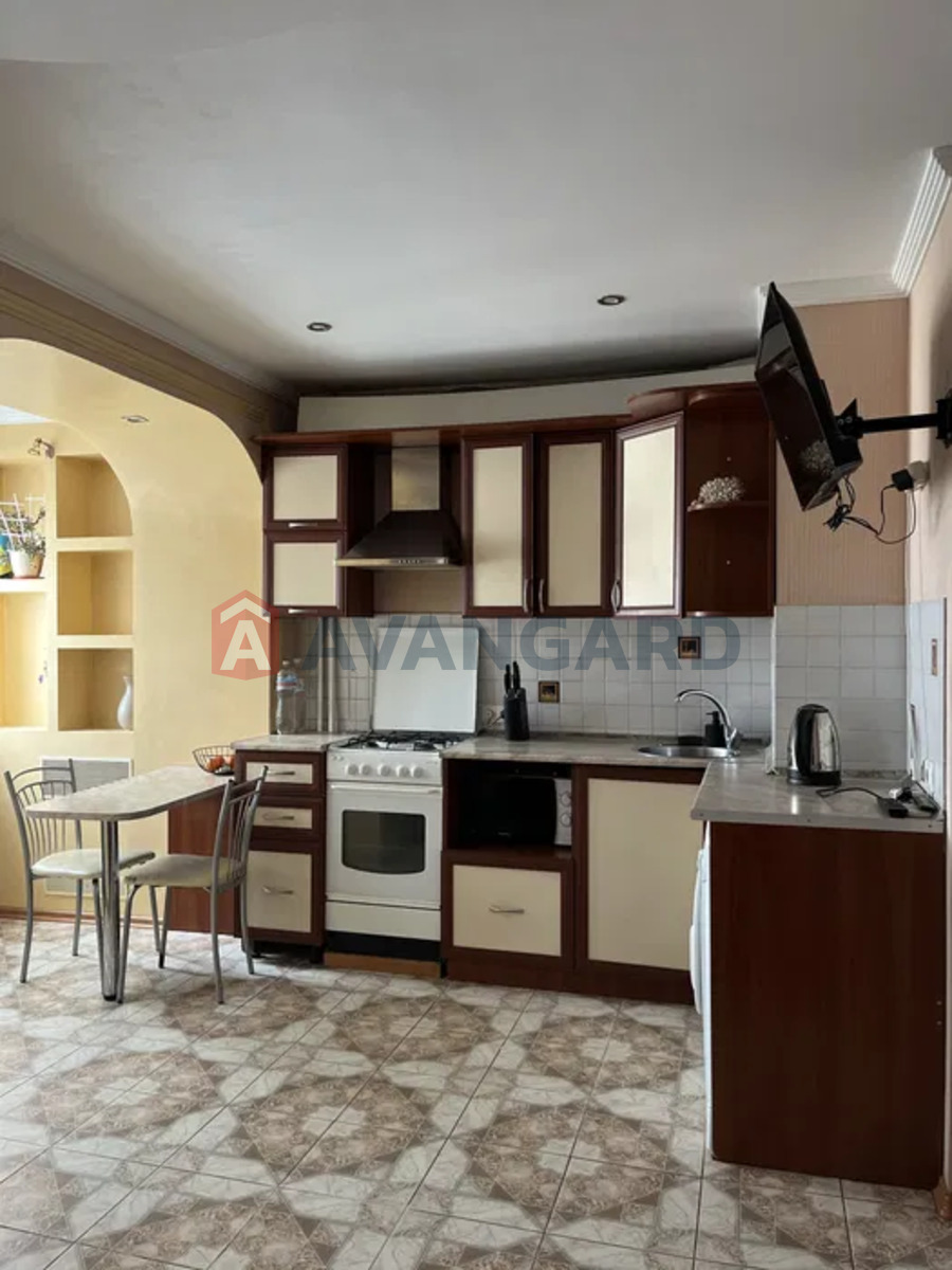 2 ����. ��������, 40/-/23 ��. �., 9/13 ���� ���� 1