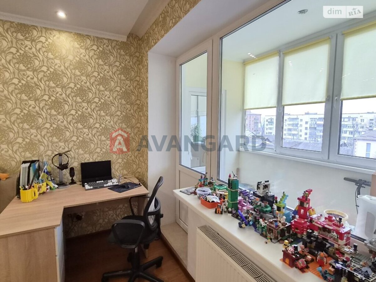 2 ��. ��������, 92/60/20 ��. �., 3/9 ������ ���� 8