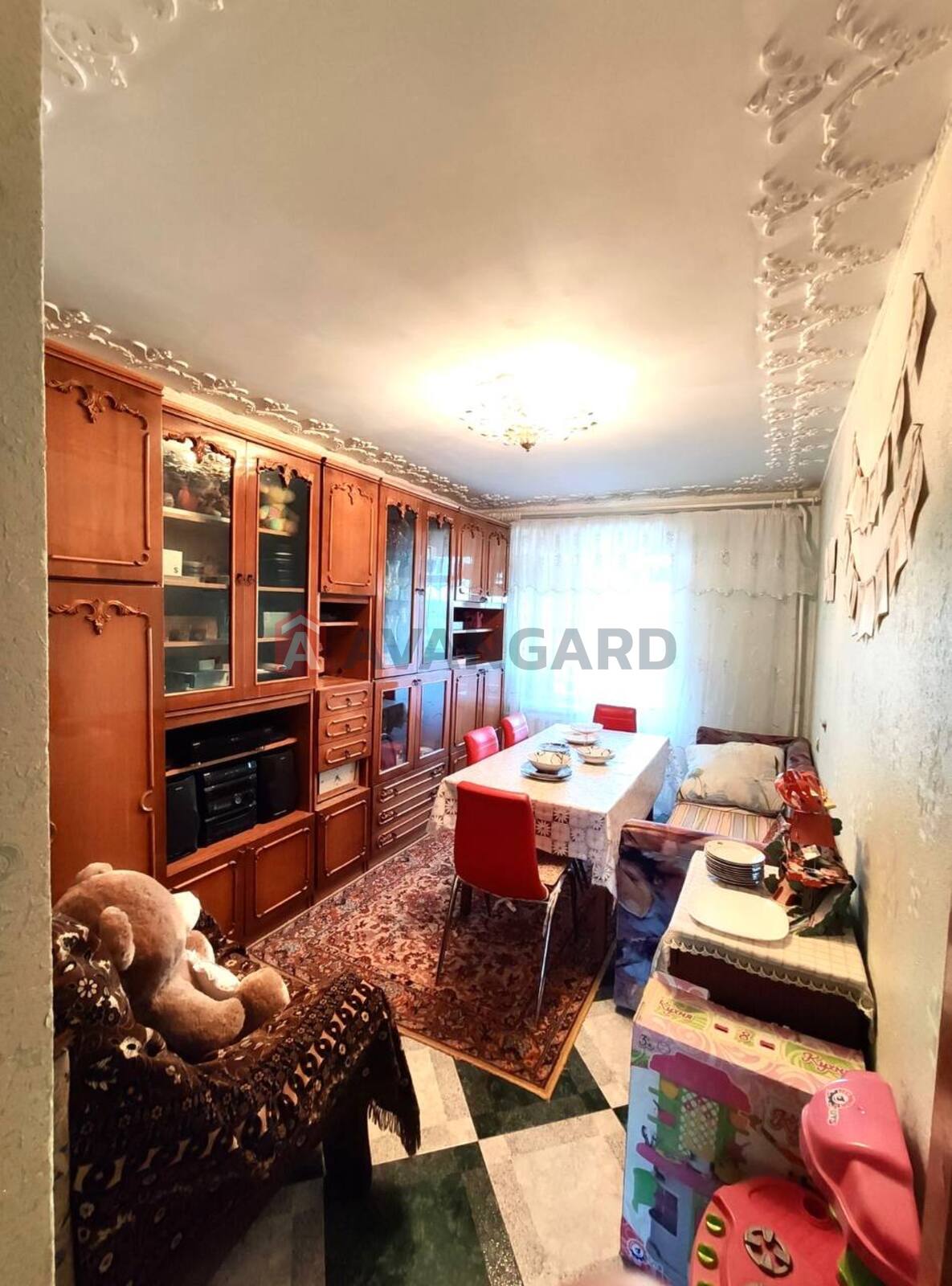 3 ��. ��������, 64/-/11 ��. �., 10/10 ������ ���� 6