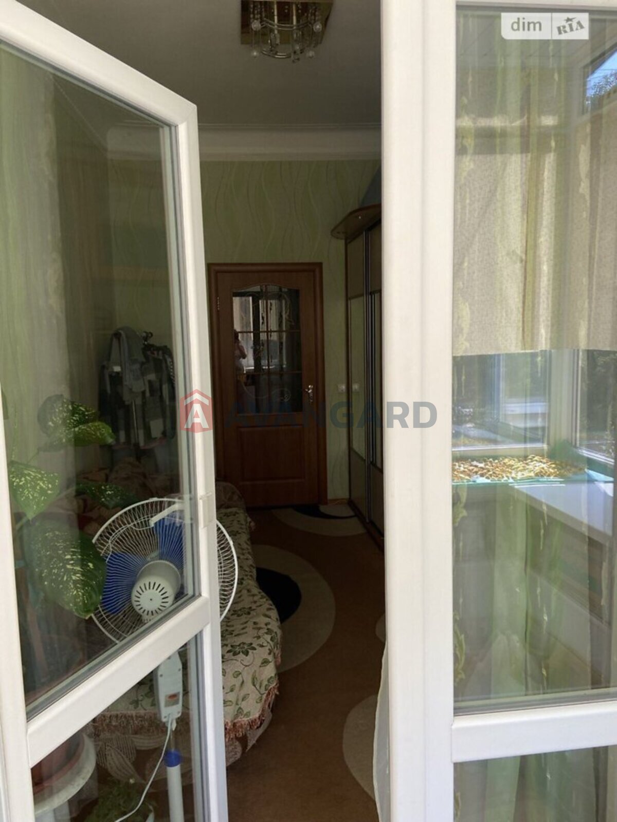 2 ����. ��������, 42/25/6 ��. �., 3/3 ���� ���� 8