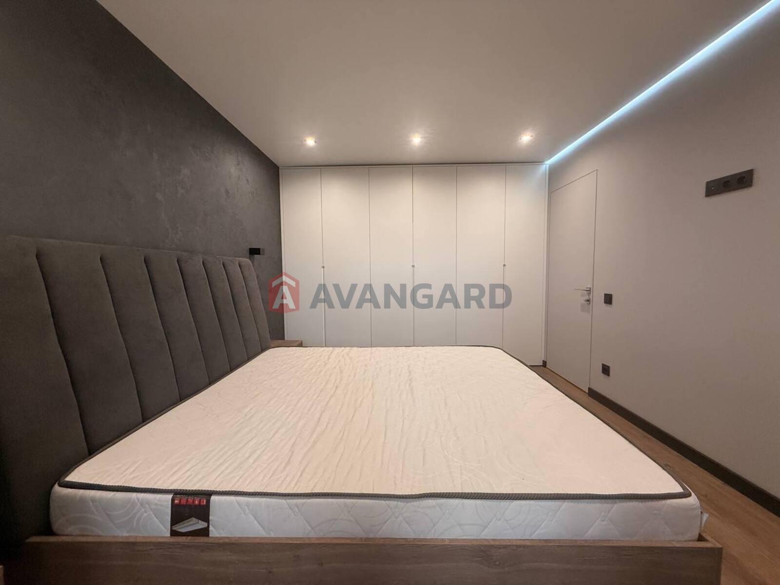 2 . , 52/-/6 . ., 2/9   7