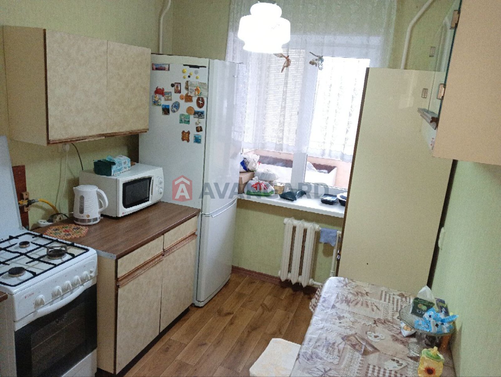 4 ��. ��������, 82/51/7 ��. �., 8/9 ������ ���� 1