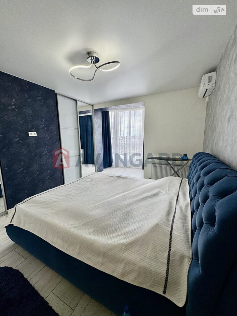 2 ��. ��������, 81/-/- ��. �., 8/12 ������ ���� 17