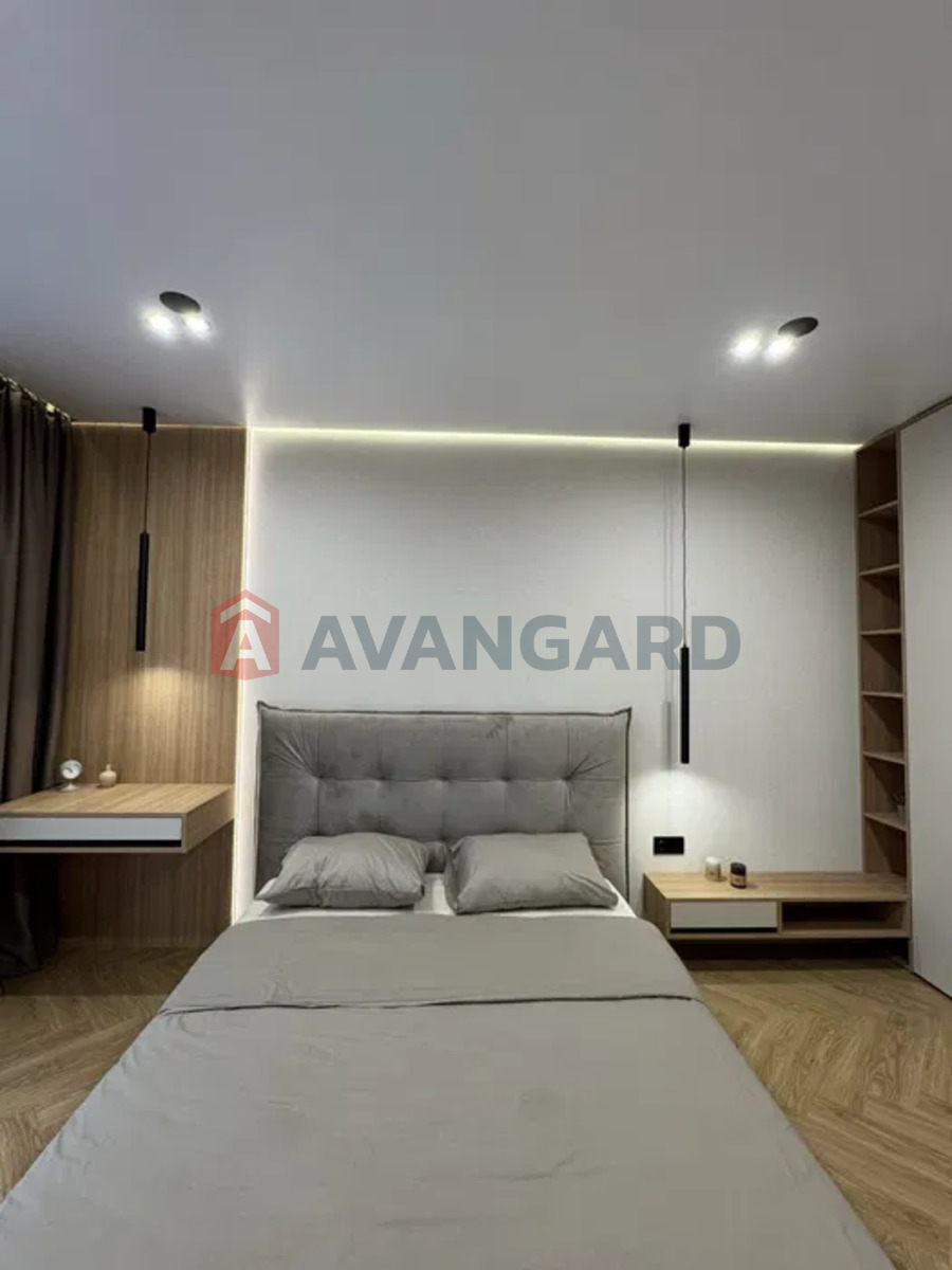 2 ��. ��������, 65/-/18 ��. �., 8/10 ������ ���� 30