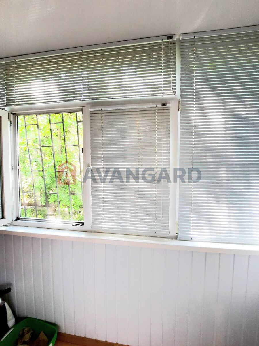 1 . , 37/-/8 . ., 1/9   5