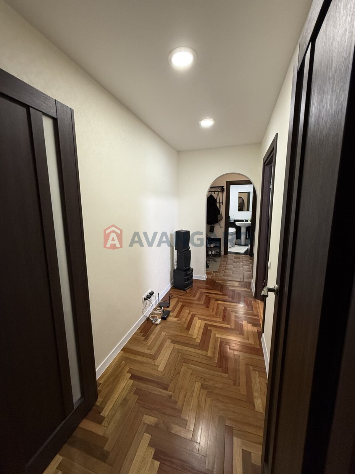 3 ��. ��������, 72/-/9 ��. �., 9/9 ������ ���� 14