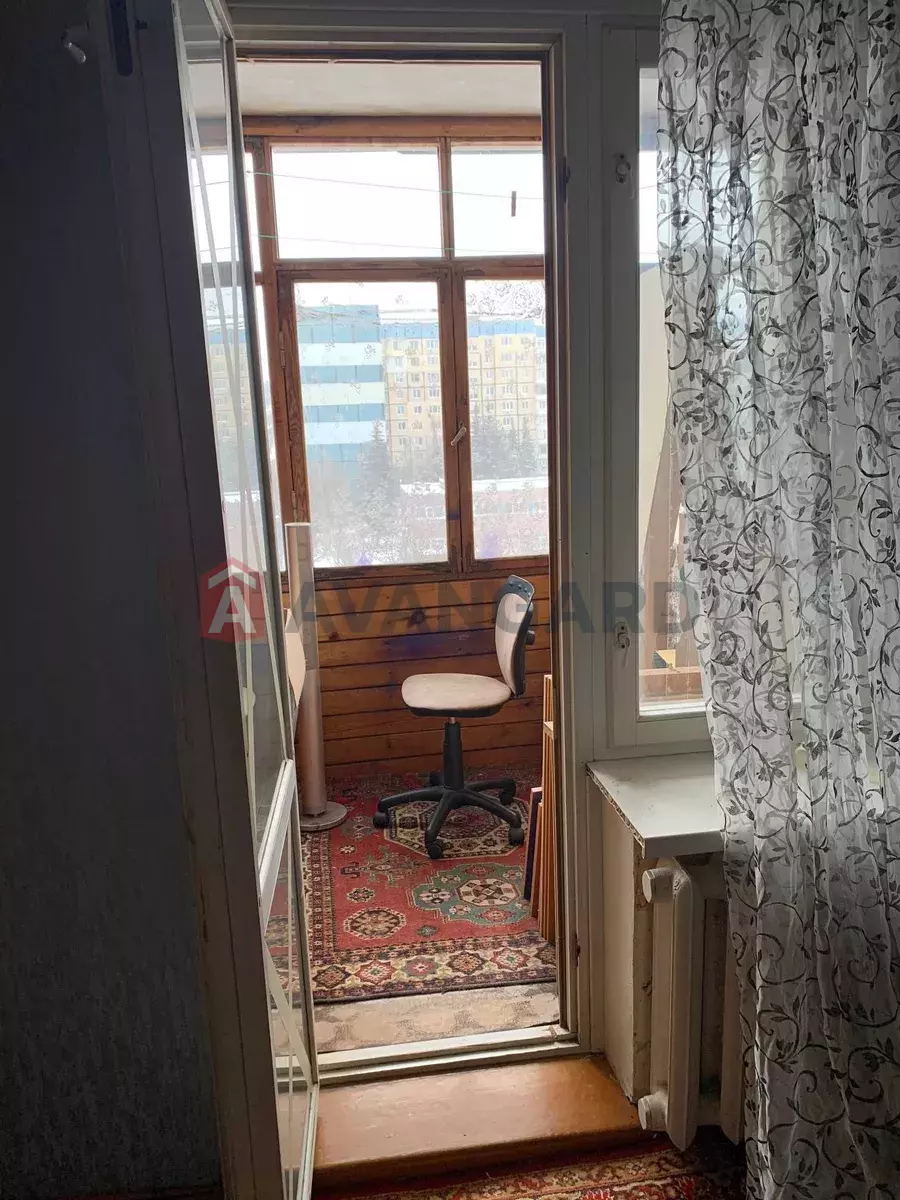 3 ����. ��������, 61/-/7 ��. �., 6/10 ���� ���� 14