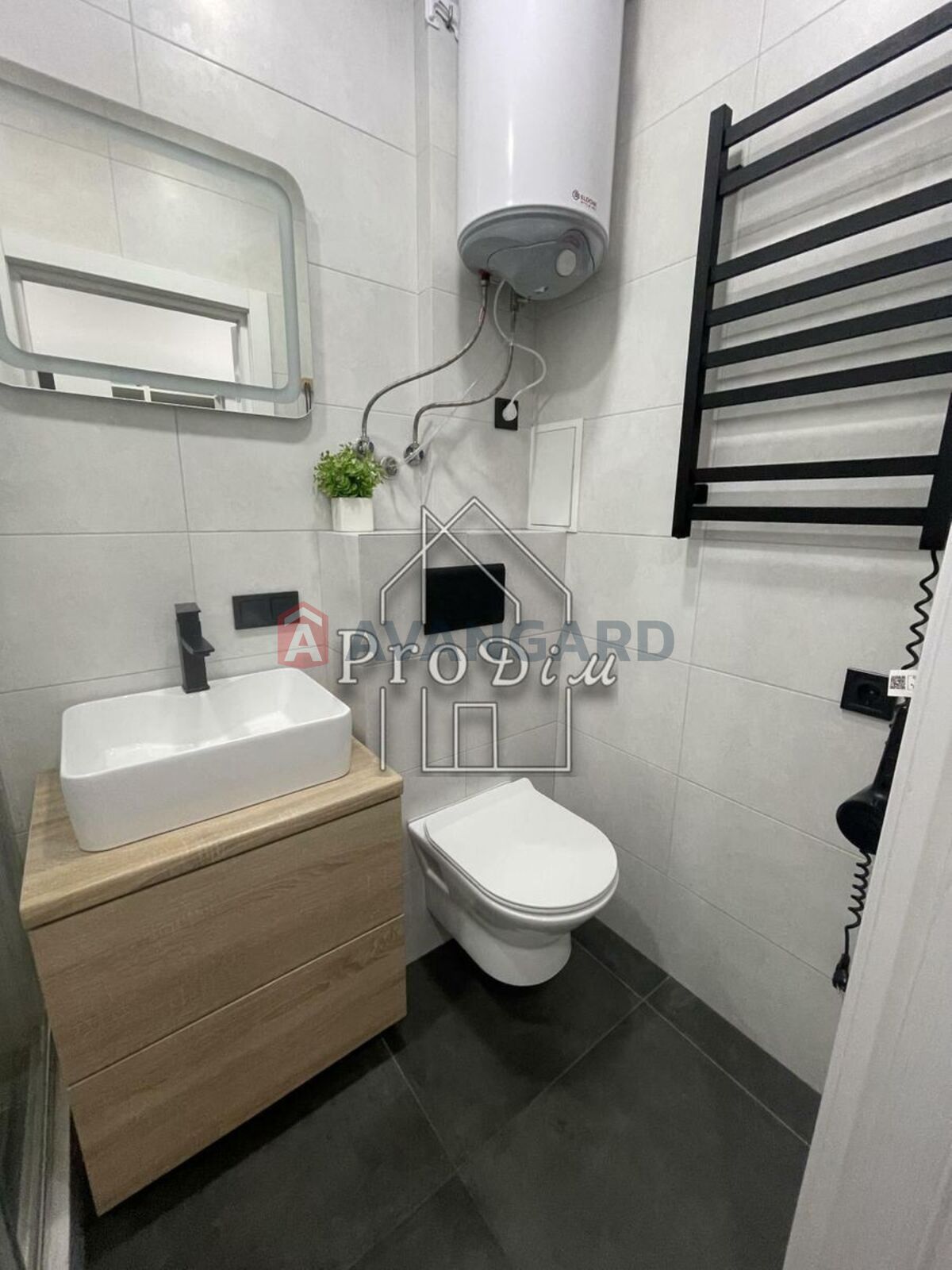 1 ��. ��������, 37/23/11 ��. �., 15/28 ������ ���� 5