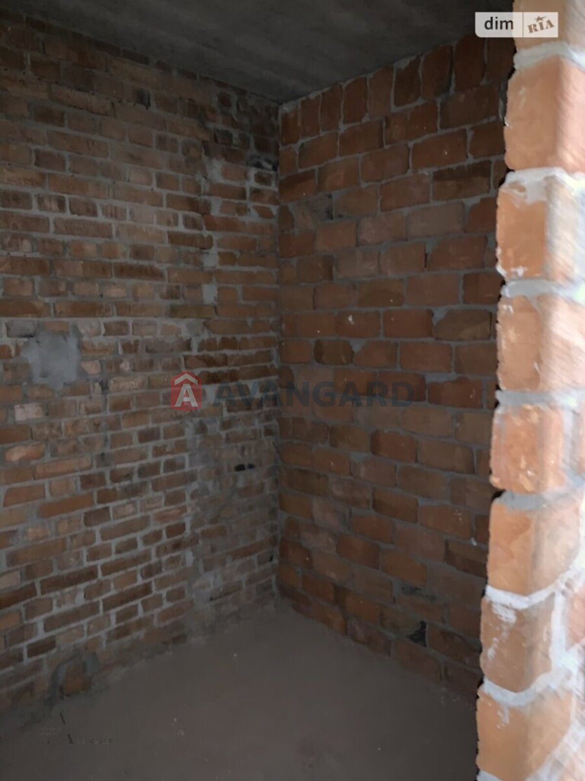 2 ��. ��������, 66/37/12 ��. �., 3/10 ������ ���� 15