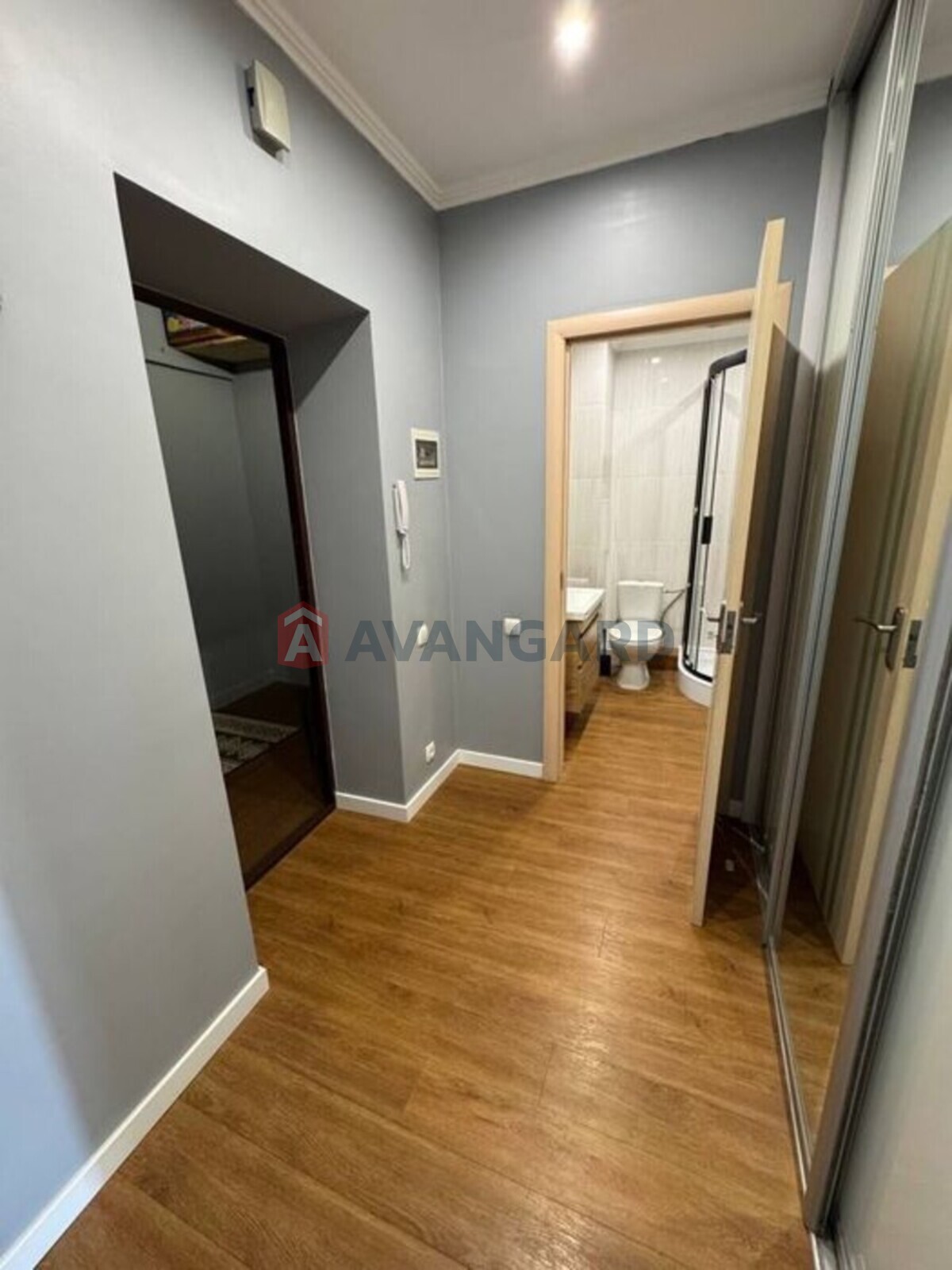 3 ��. ��������, 107/-/36 ��. �., 9/11 ������ ���� 18