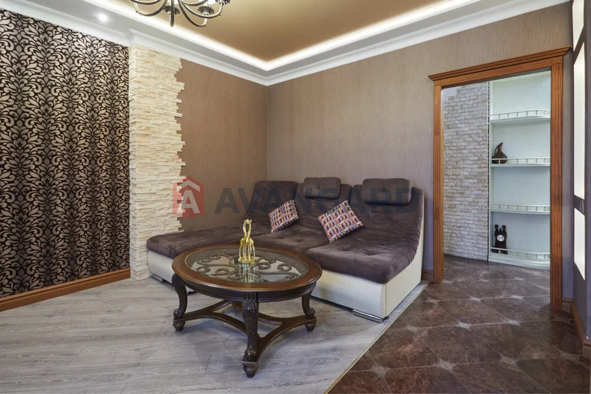 3 ����. ��������, 80/-/25 ��. �., 8/10 ���� ���� 4