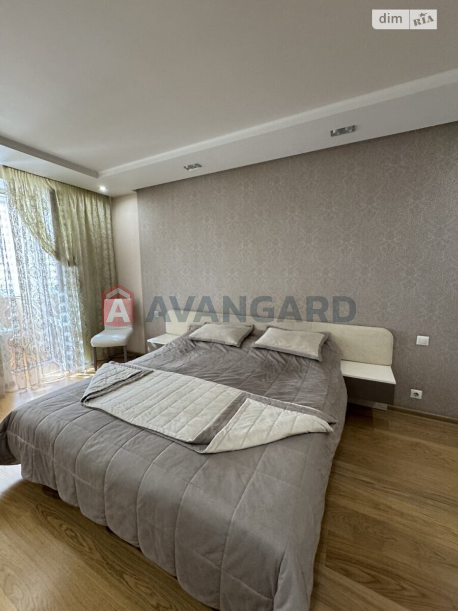 3 ��. ��������, 83/46/16 ��. �., 3/9 ������ ���� 25