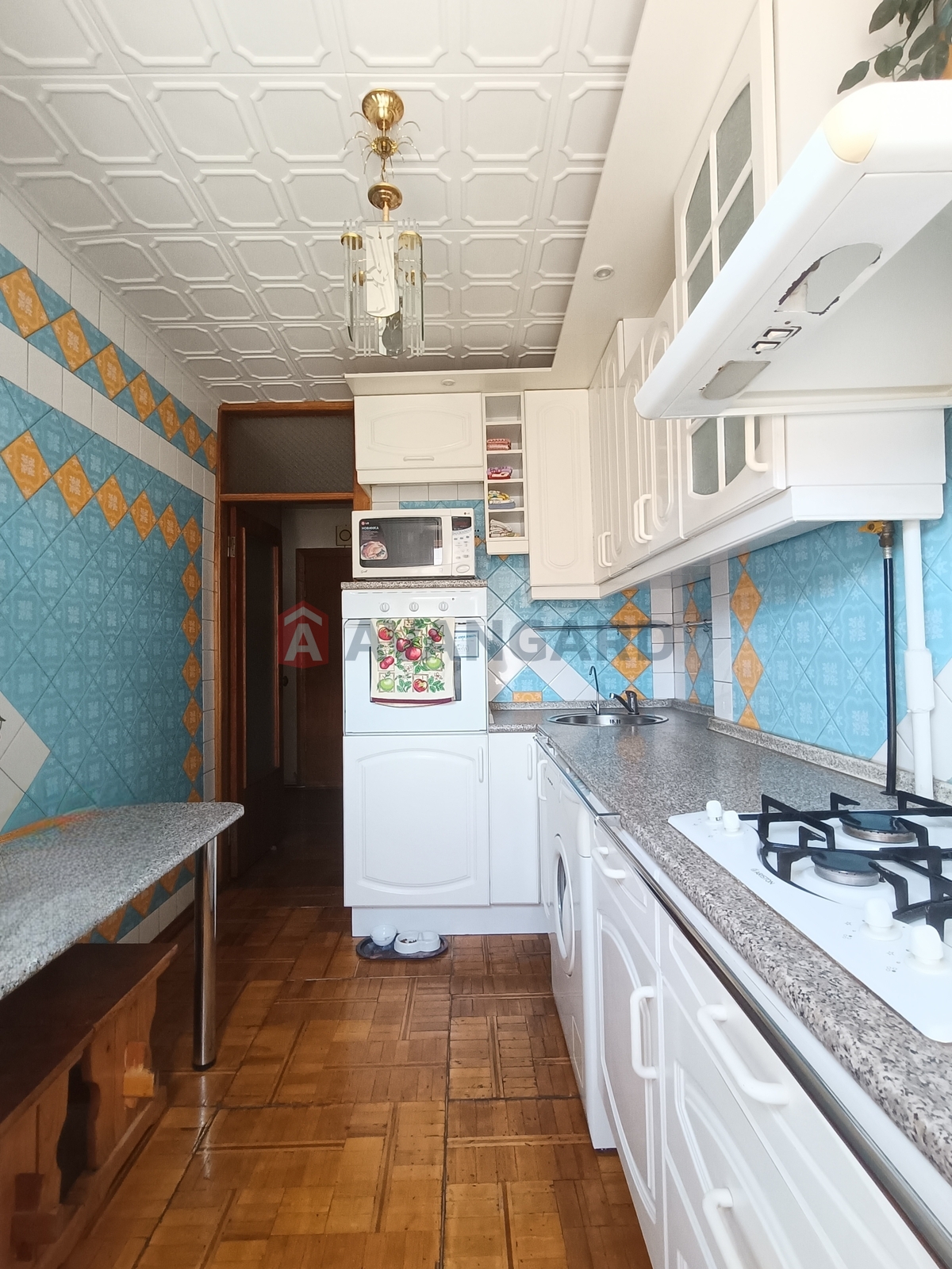 4 ��. ��������, 88/57/7,3 ��. �., 7/9 ������ ���� 2