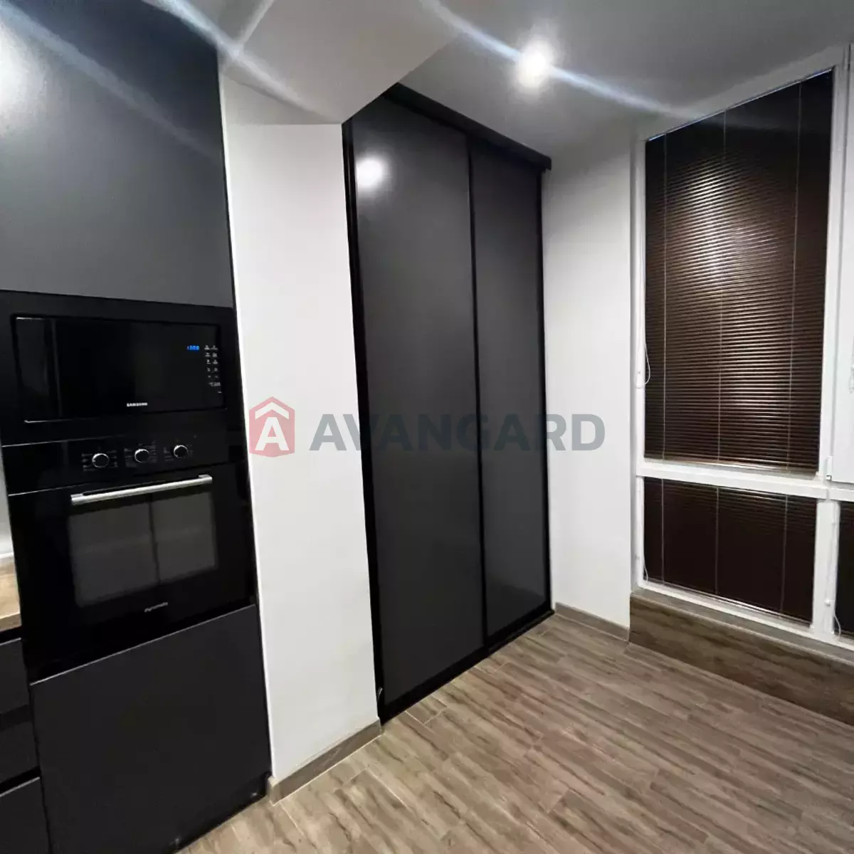 1 . , 43/-/- . ., 7/10   7