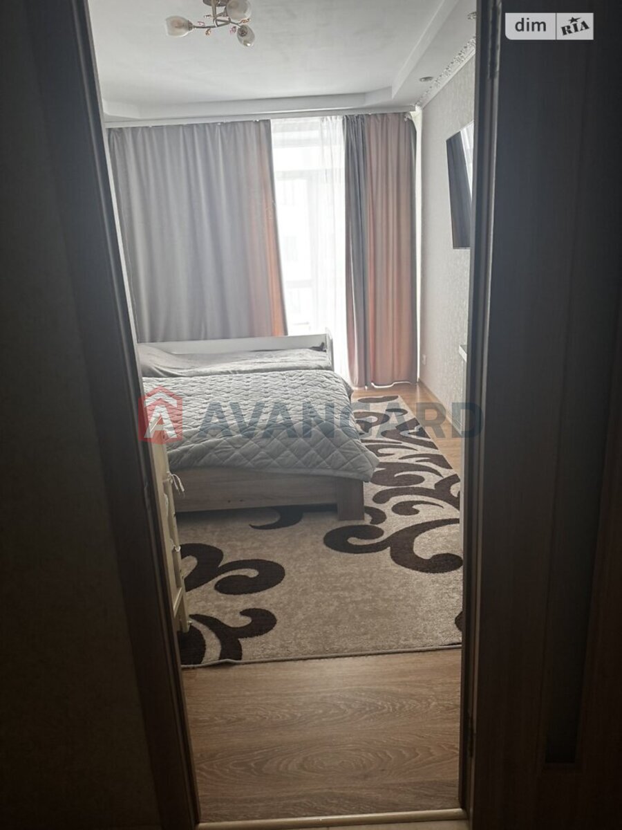 2 ��. ��������, 80/39/14 ��. �., 3/5 ������ ���� 19