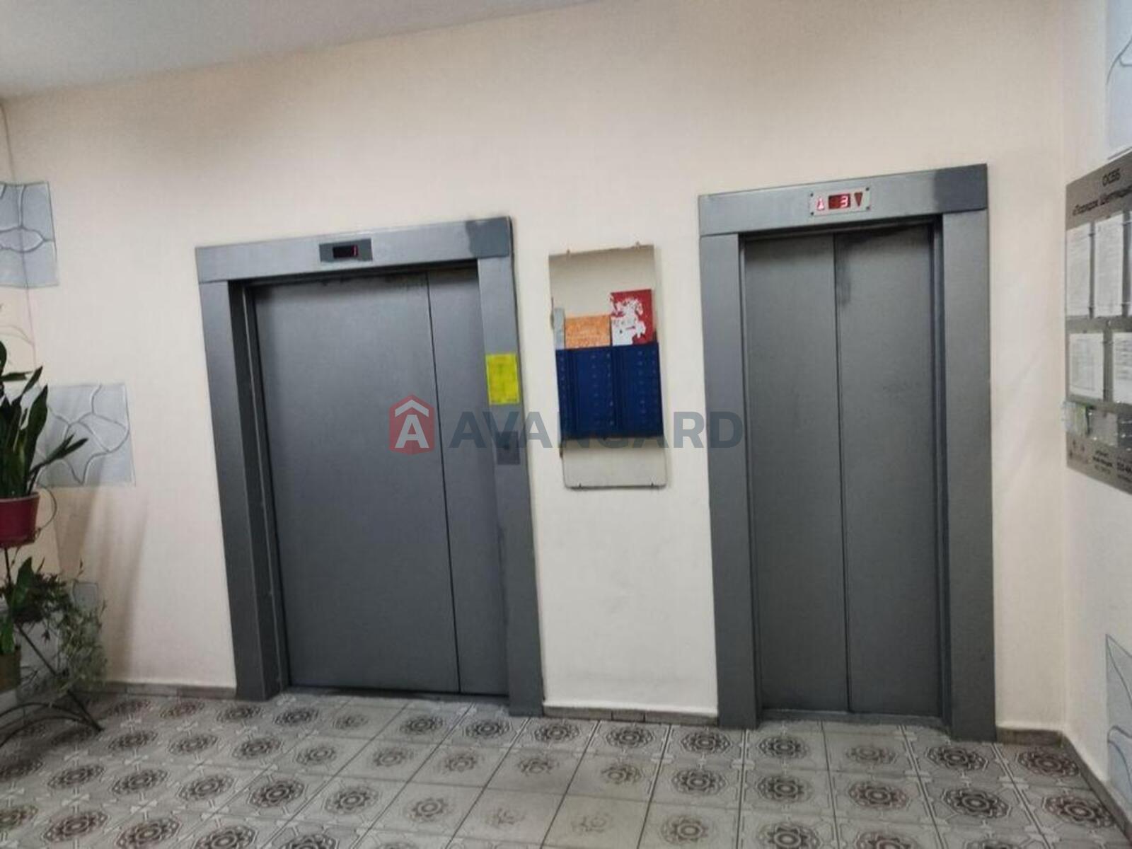 3 ����. ��������, 122/-/15 ��. �., 16/16 ���� ���� 14