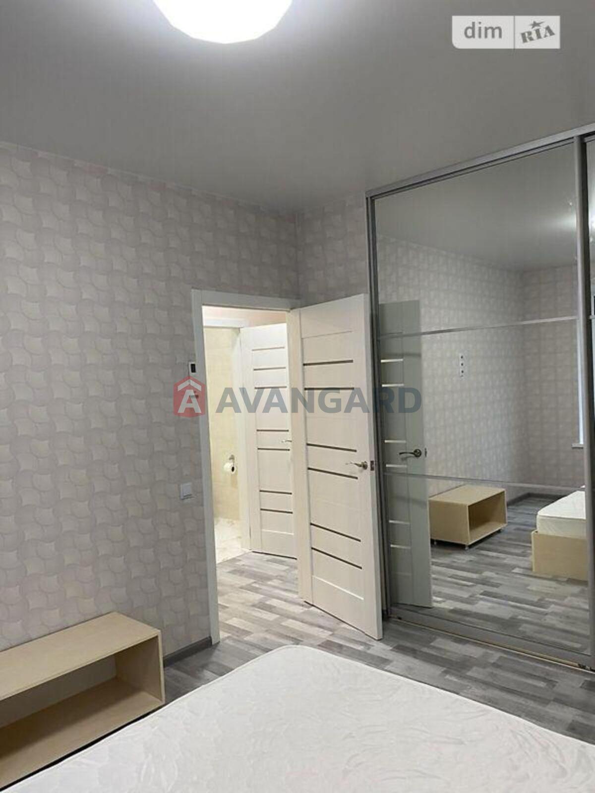 1 ��. ��������, 34/15/8 ��. �., 1/11 ������ ���� 1