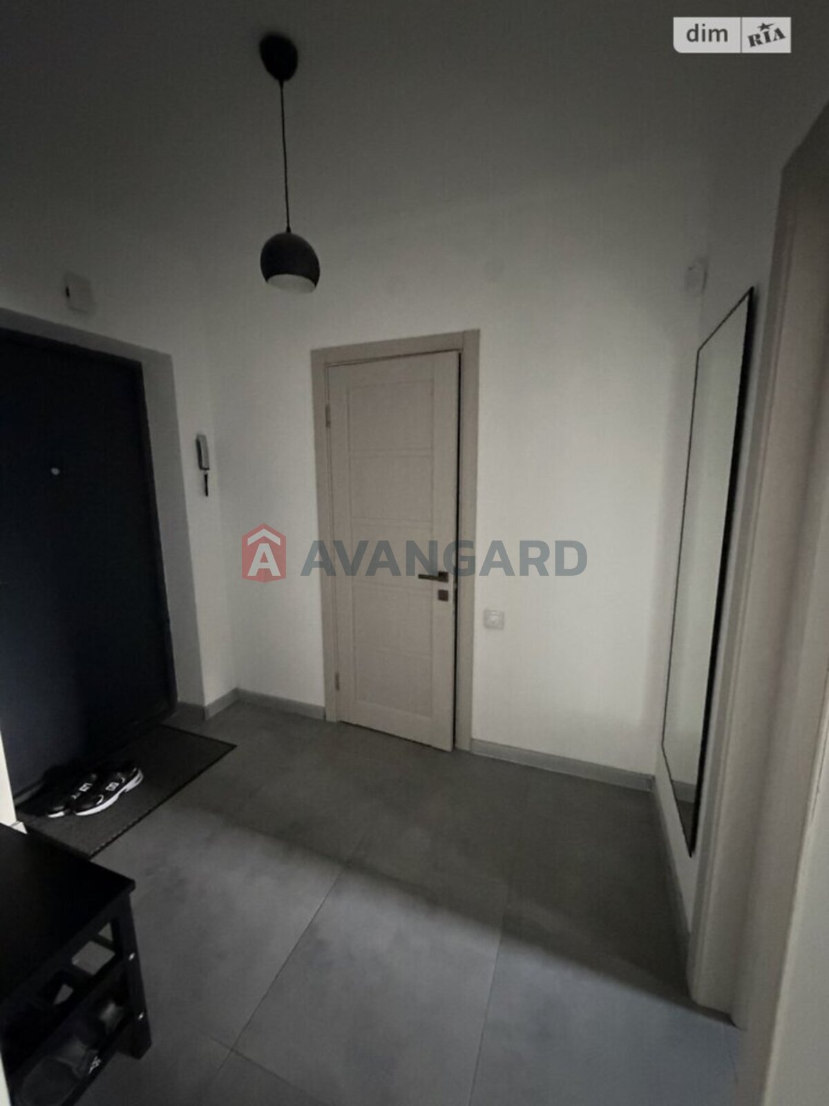 1 ��. ��������, 43/-/- ��. �., 5/5 ������ ���� 18