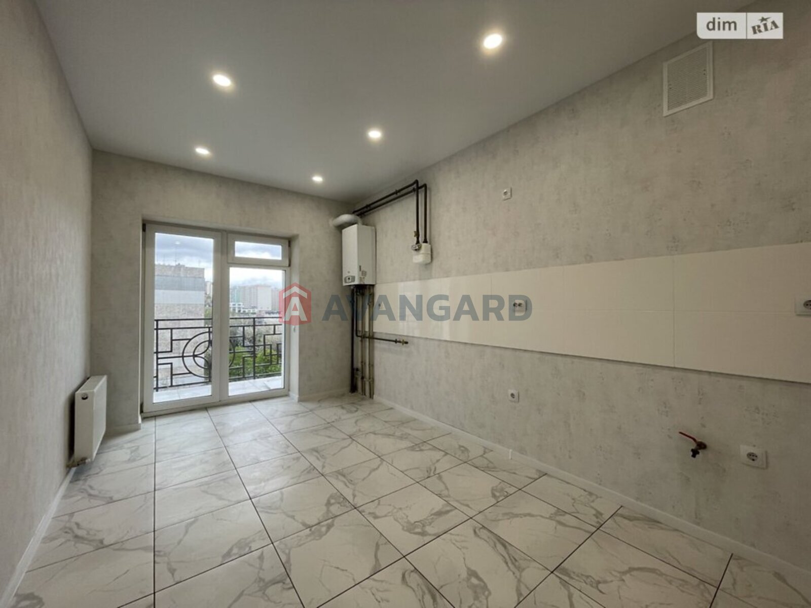 1 ��. ��������, 42/20/13 ��. �., 9/9 ������ ���� 10