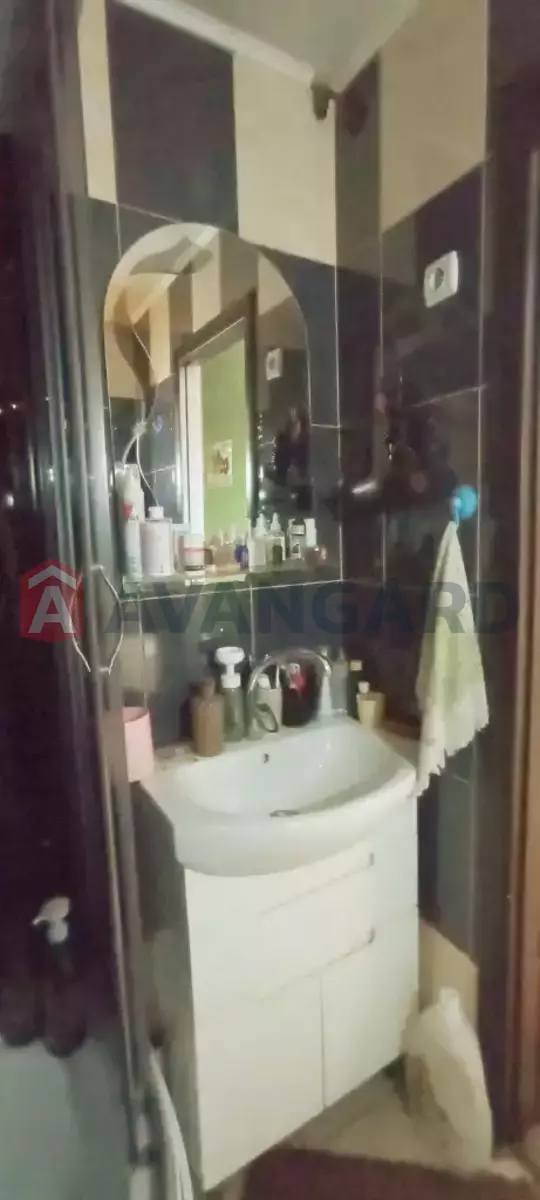 2 ��. ��������, 47/31/6 ��. �., 5/5 ������ ���� 8