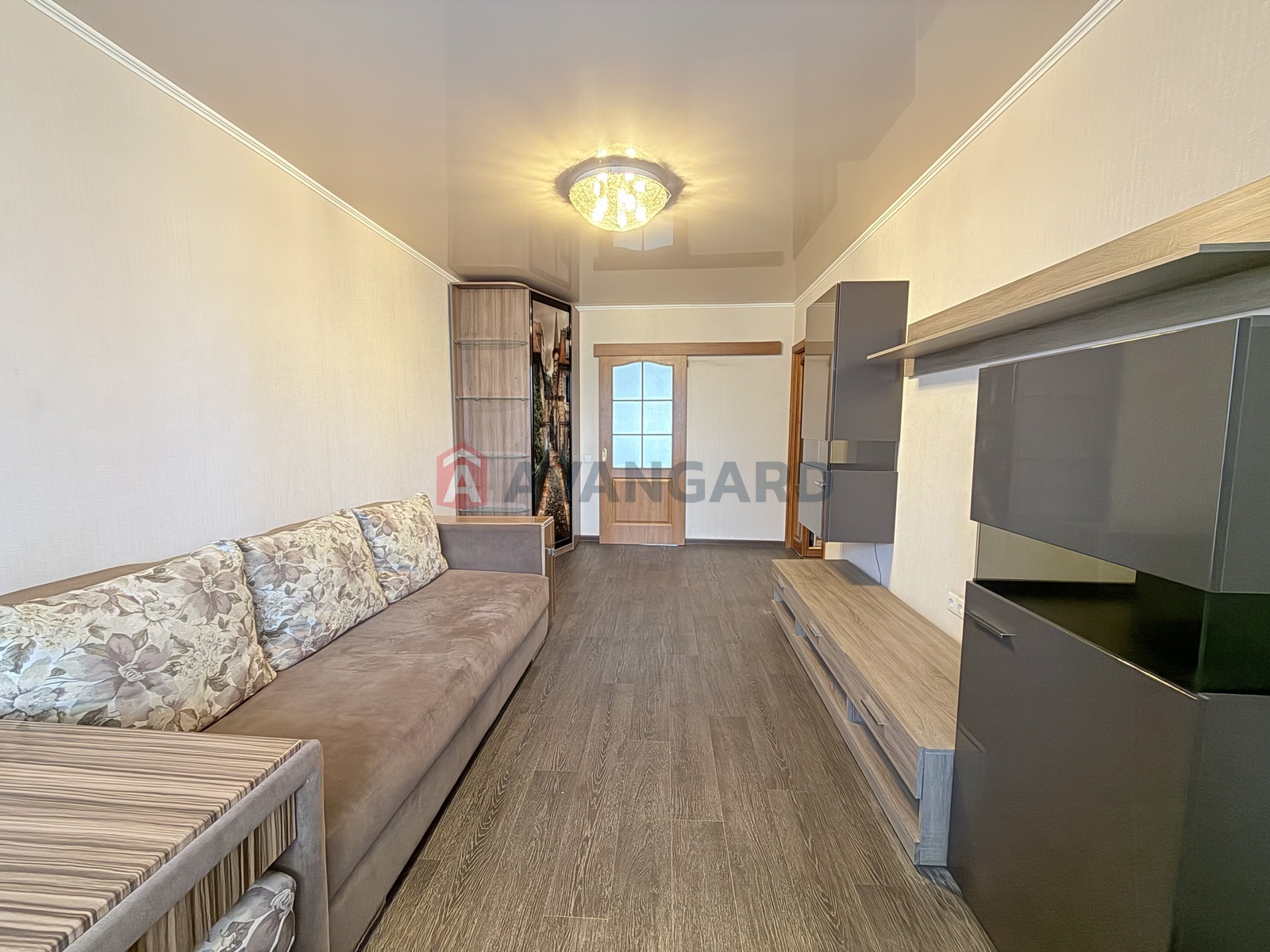 3 ����. ��������, 69,8/-/9,5 ��. �., 6/9 ���� ���� 12